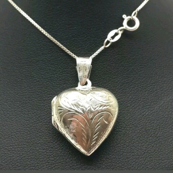 Estate Jewelry - Estate Fine Etched Locket with Box Chain .925